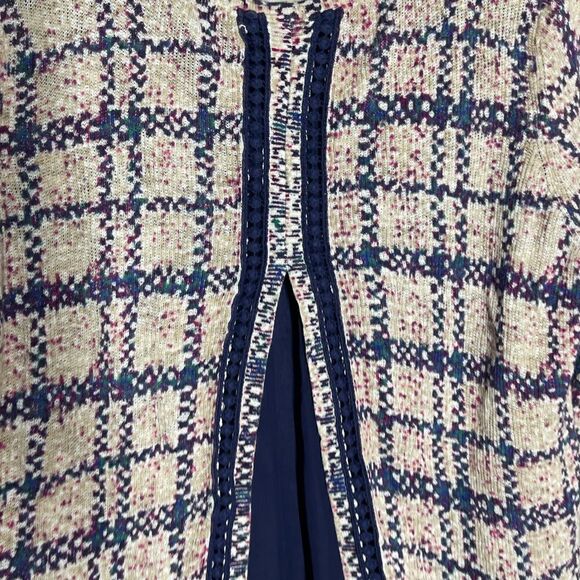 Lucky brand navy and beige plaid long sleeve top, size small - Picture 9 of 14